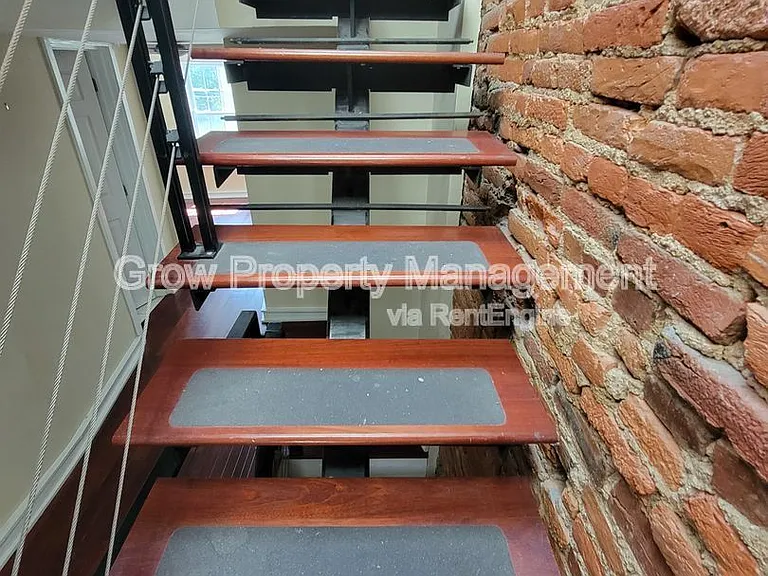 1019 S 10th St — Photo 19