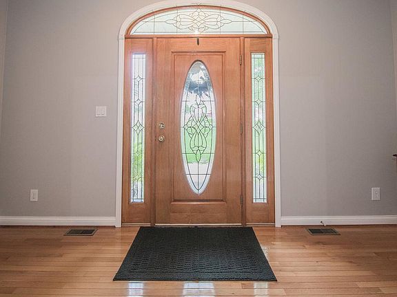 5th image of 174 Diamond Ct