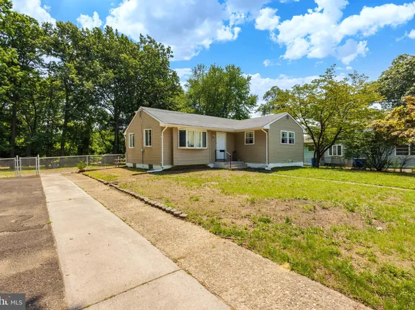 12 S Jefferson Ave, National Park, NJ 08063
