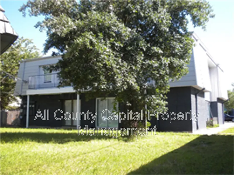 1 bed, 1.0 bath, 912 sqft, $700 — Photo 1