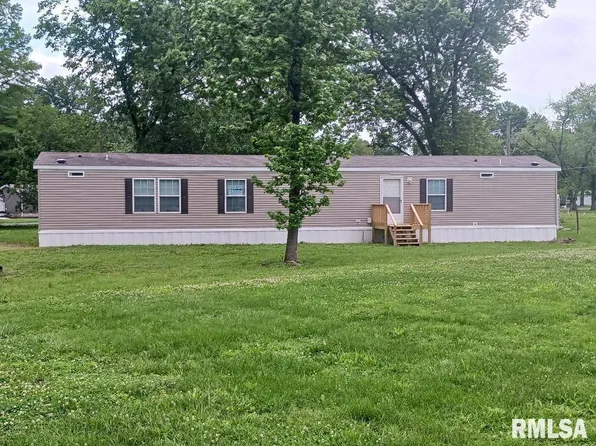 107 E Nettie St, Sesser, IL 62884