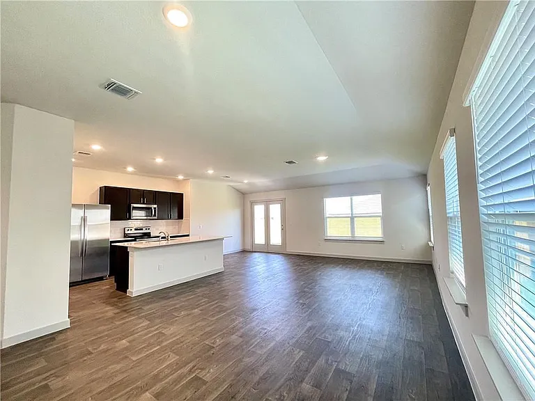 110 Krause Springs Dr — Photo 7