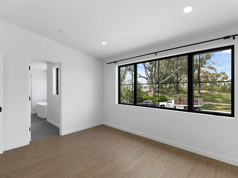 21552 Treetop Ln — Photo 36