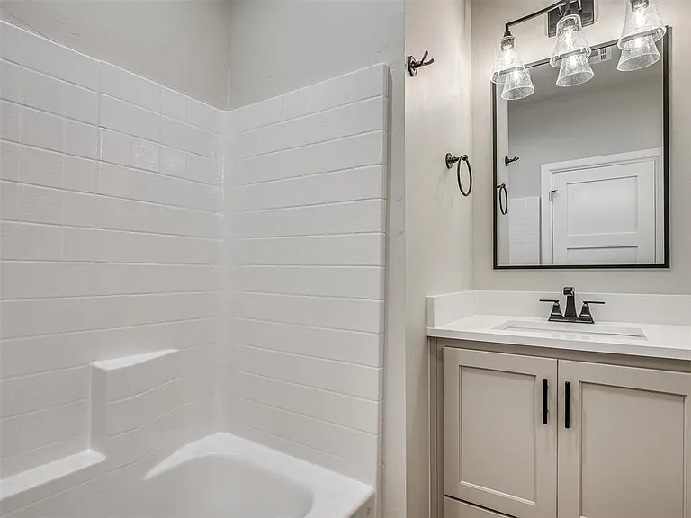 924 Kyle Dr — Photo 29