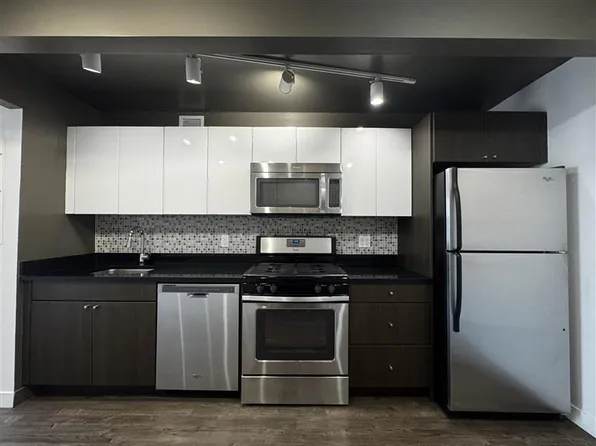 525 West 28th Street image 1 of 7