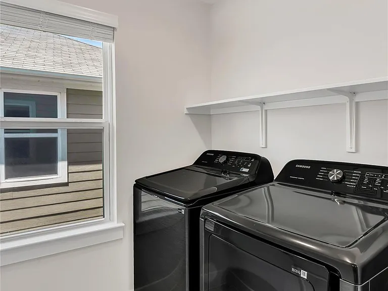 15607 Ellinger Dr — Photo 29