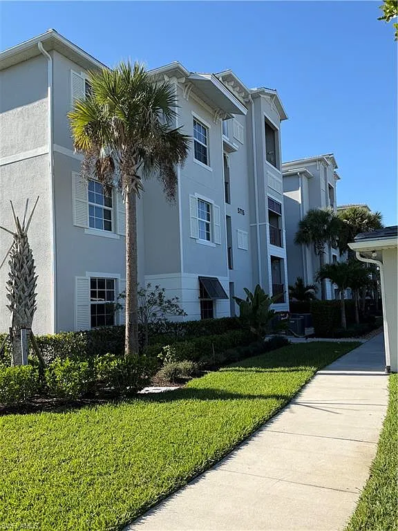 3 bed, 2.0 bath, 1301 sqft, $2,195 — Photo 4