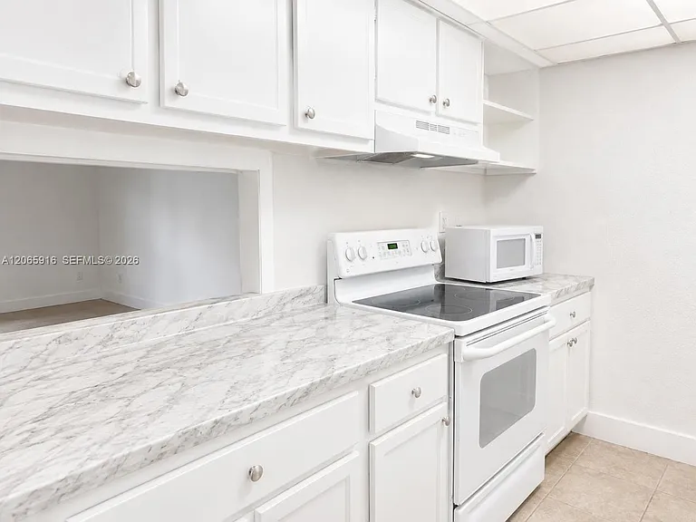 1855 NE 121st St #6 — Photo 4