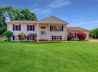 122 Simmonsville Ave, Johnston, RI 02919