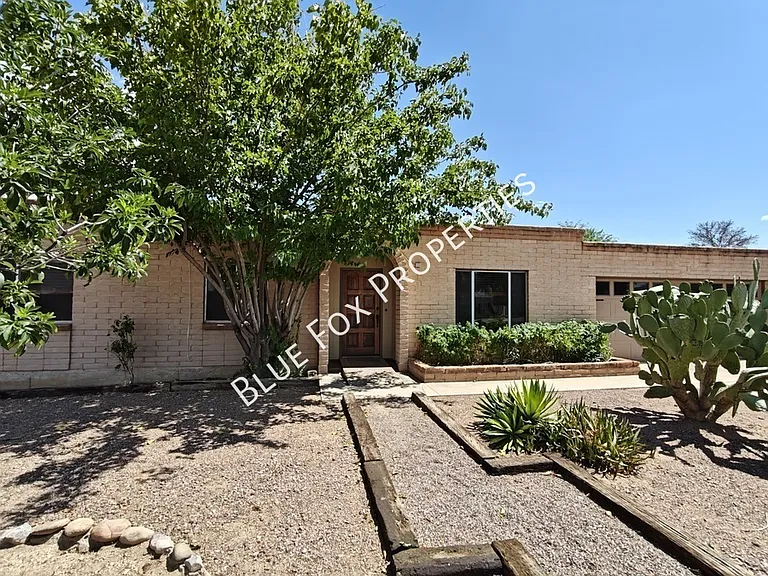 9742 E Cannon Pl — Photo 2