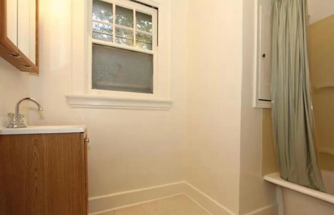 2 bed, 1324 sqft, $1,600 — Photo 4