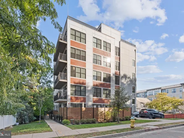 1245 N Pierce St Unit 9, Arlington, VA 22209
