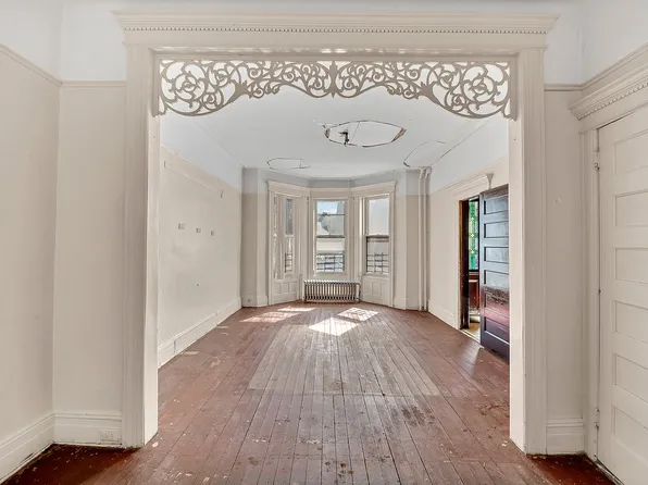 483 Bainbridge St, Brooklyn, NY 11233