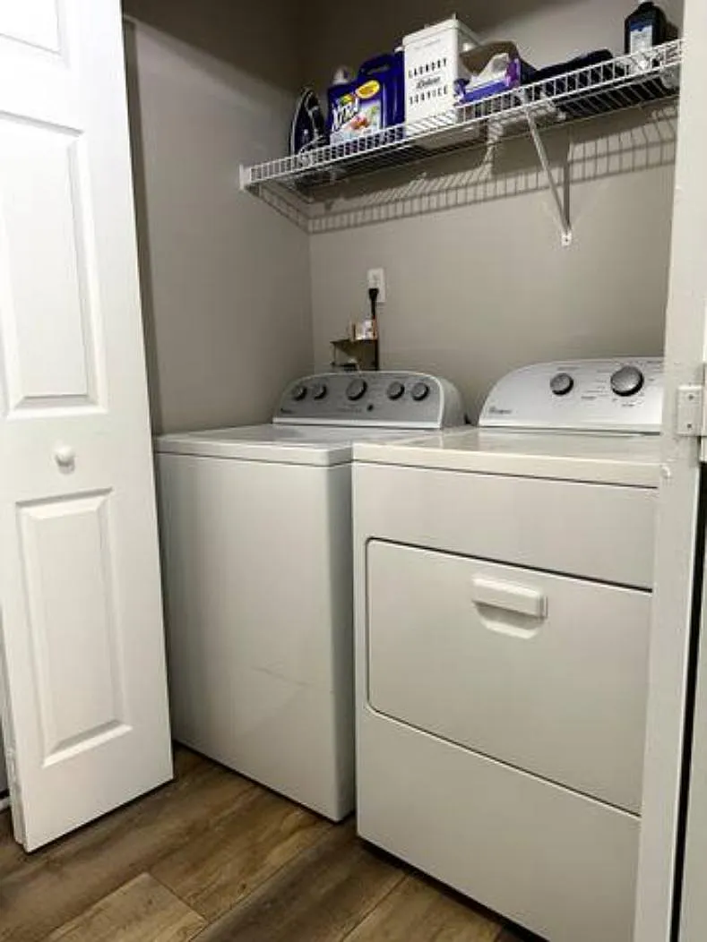 3 bed, 2.5 bath, 1824 sqft, $4,250 — Photo 4