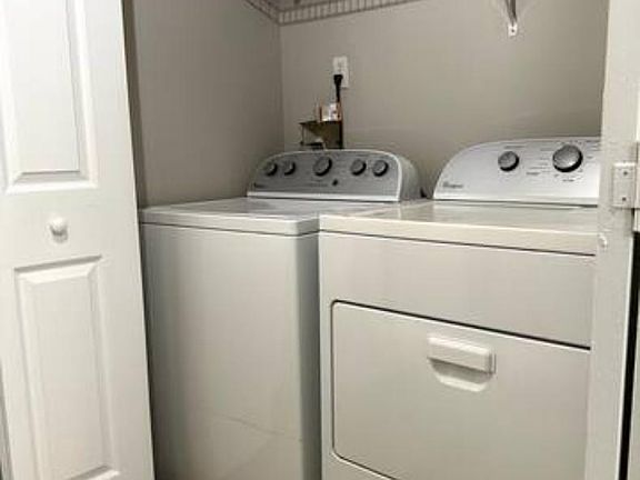 4th image of 506 Stanford Pl