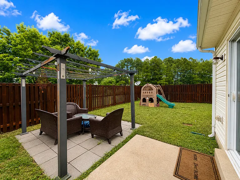 22089 Saint Inigoes Ct — Photo 17