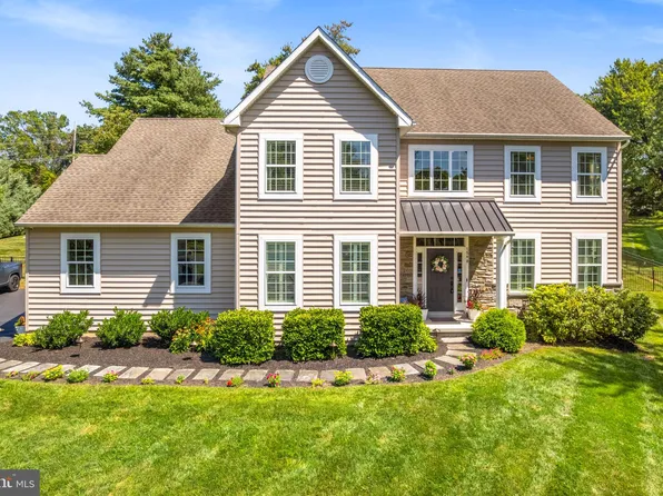 1598 Wineberry Ln, West Chester, PA 19380