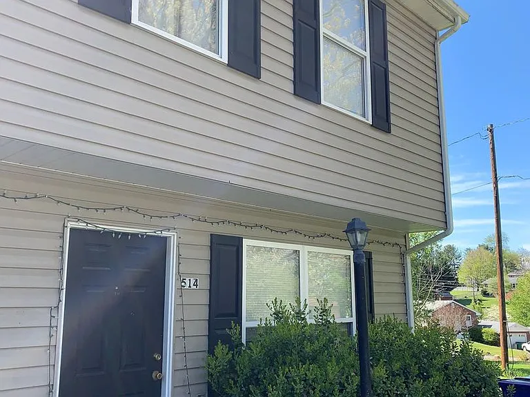 514 Craig St — Photo 1