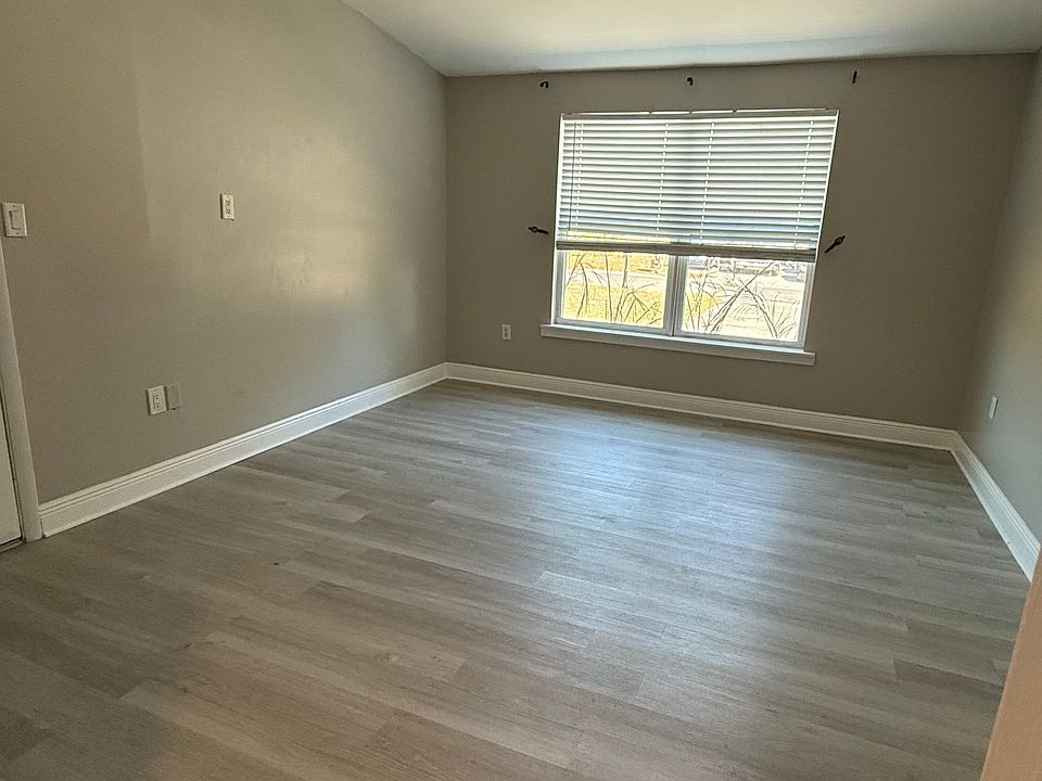 1st image of 603 E River Dr