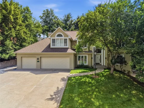 10489 Olde Villa Dr, Gibsonia, PA 15044