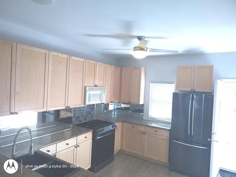 2367 E 70th Pl #1A — Photo 4
