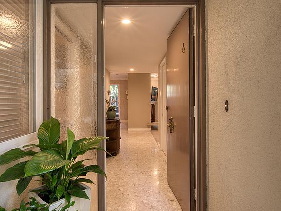 2nd image of 720 S Orange Grove Blvd #4