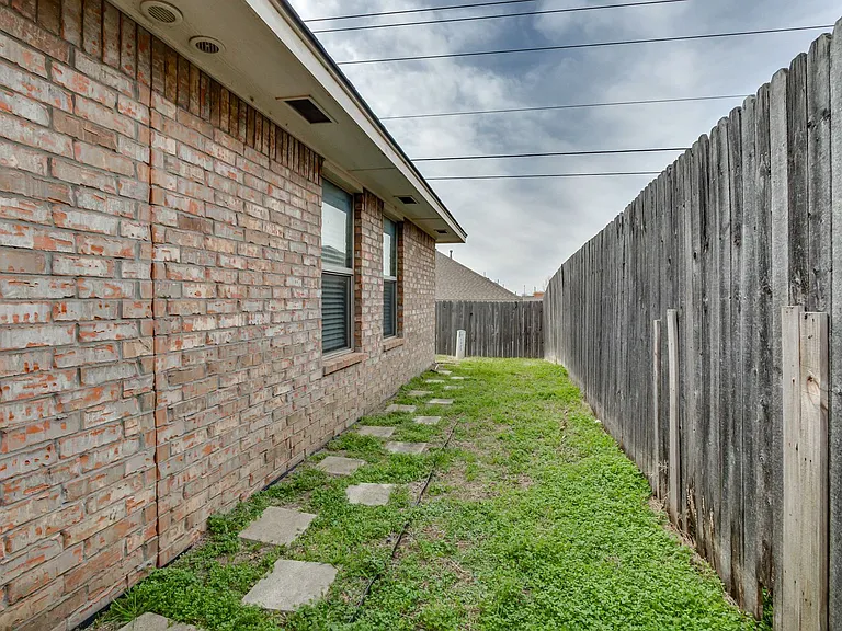 1407 Macalpine St — Photo 30