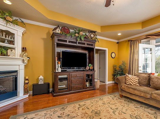 5th image of 4081 Shady Oak Ln