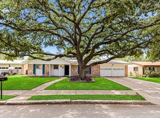 4406 Hall Park Dr, San Antonio, TX 78218