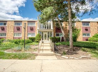 1320A Lore Ln APT 107, Lombard, IL 60148