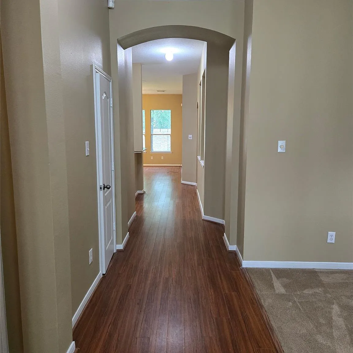 3 bed, 2.0 bath, 2449 sqft, $2,200 — Photo 3