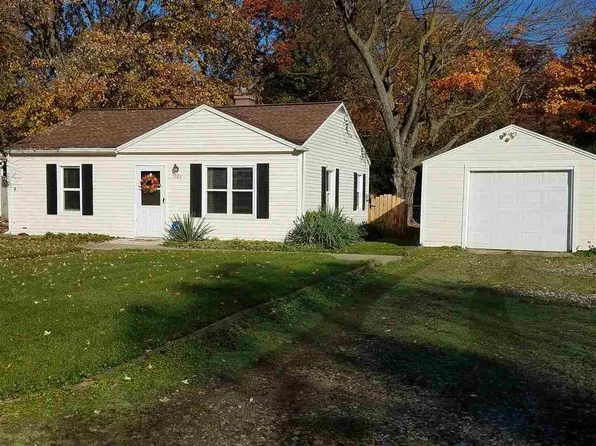 1903 Oak Park Dr, South Bend, IN 46617