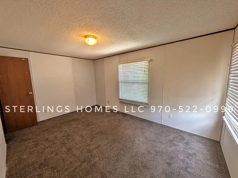 833 Douglas St — Photo 9