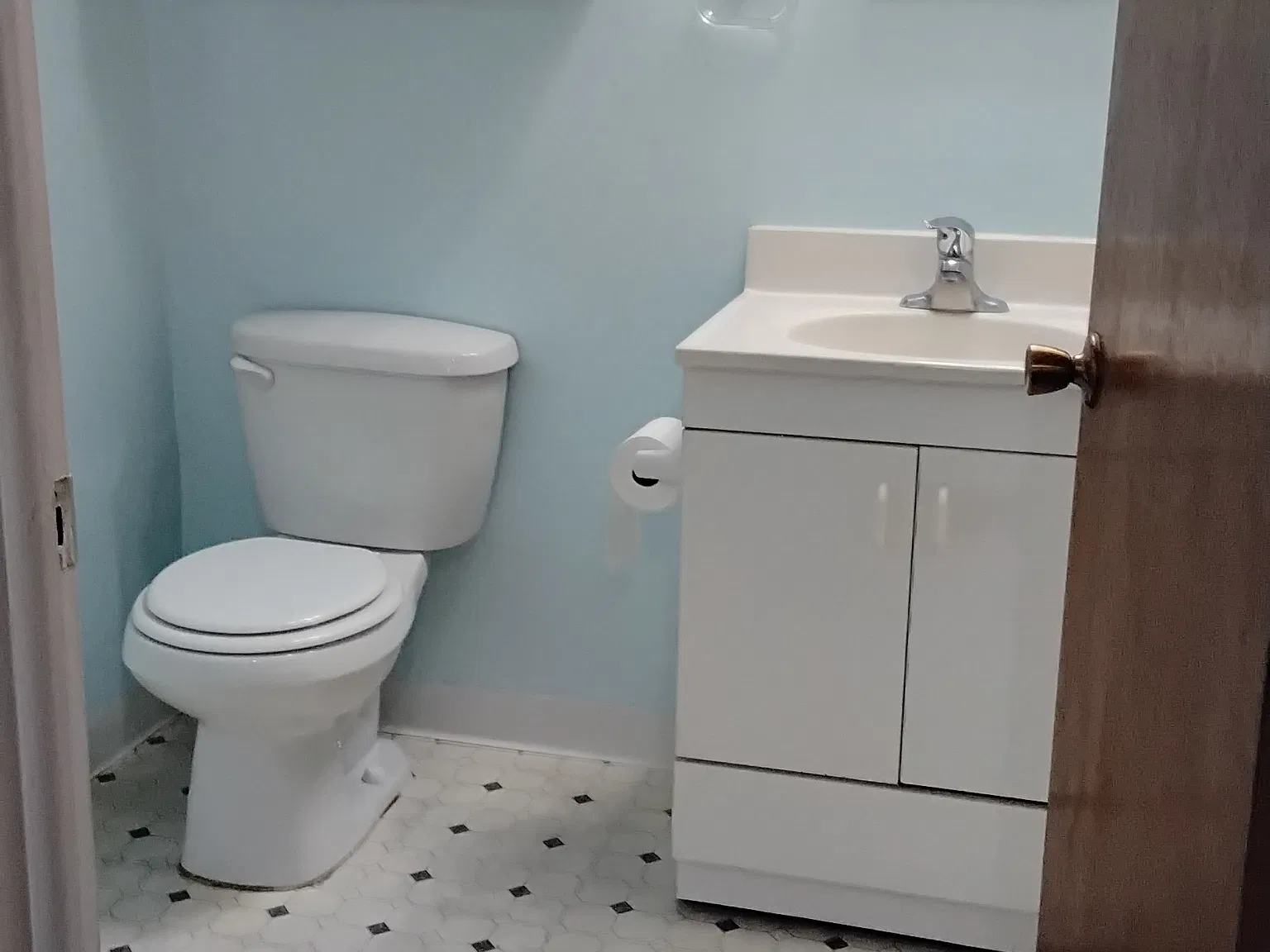 2 bed, 1200 sqft, $1,300 — Photo 3