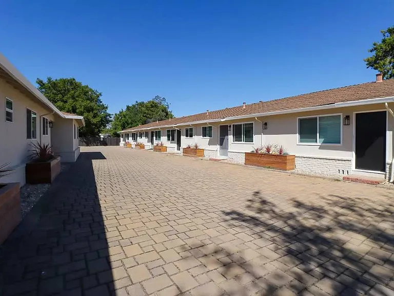 1184 Bonita Ave #1 — Photo 5