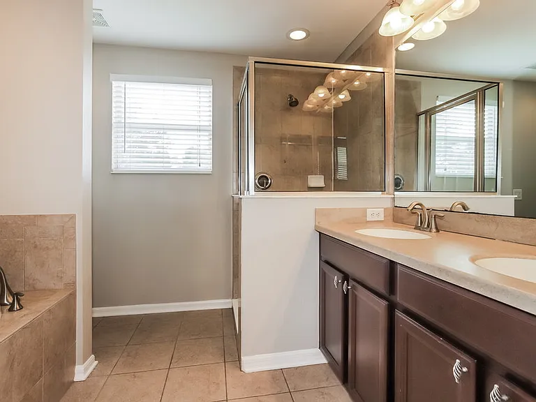 1119 Windton Oak Dr — Photo 15