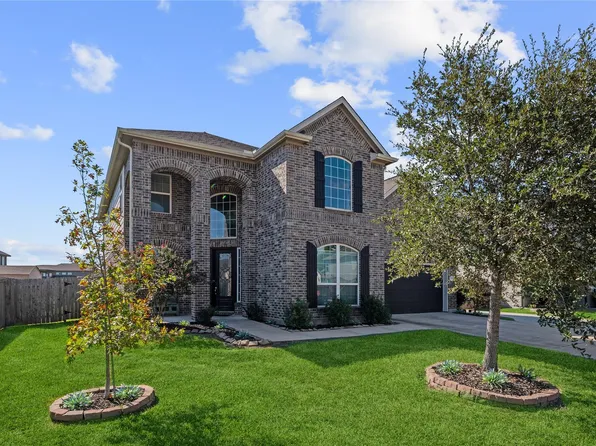 13814 Evert Ct, Mont Belvieu, TX 77523
