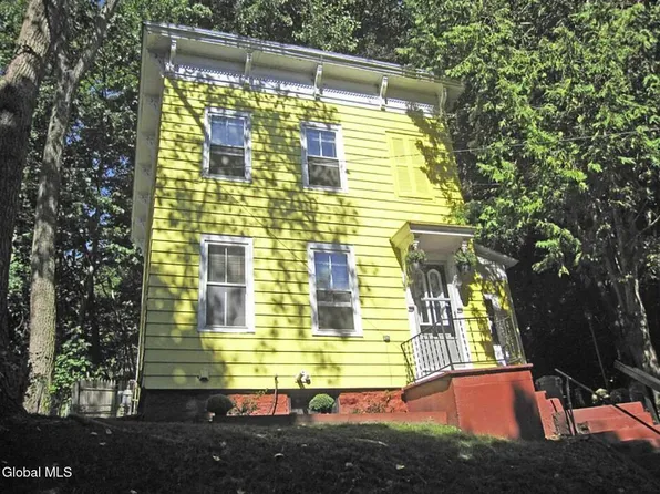 6 Webster St, Little Falls, NY 13365