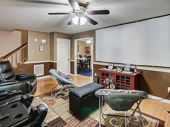 5th image of 606 Woodland Cir
