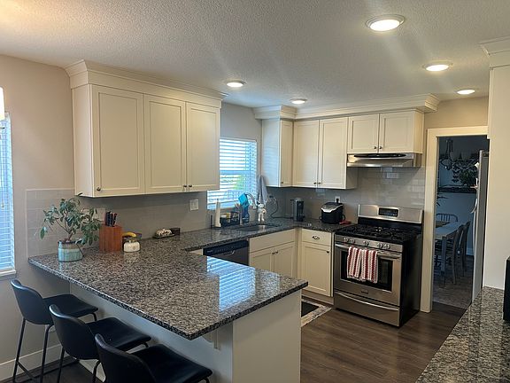 3rd image of 625 SW 90th Ave