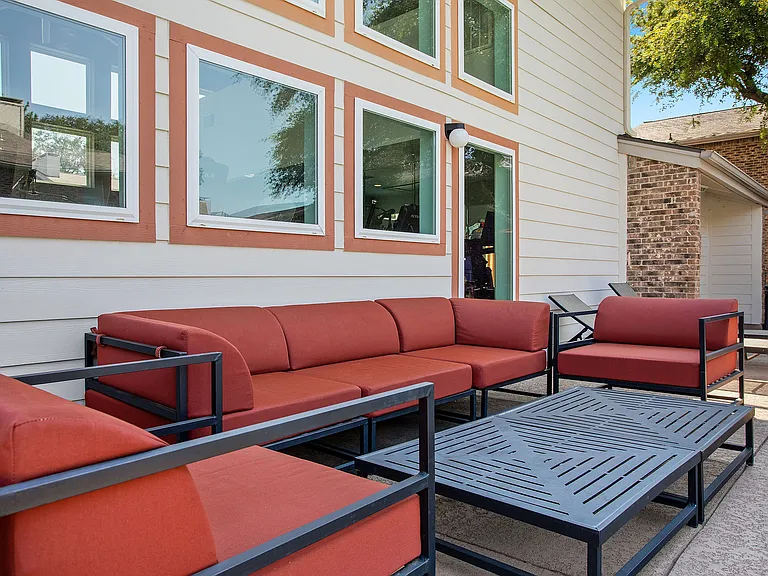 C242450_AdairoffAddison_OutdoorLounge_02-2