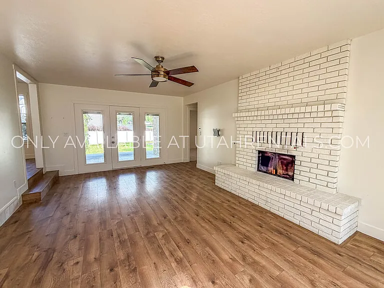 960 N Eastview Dr — Photo 20