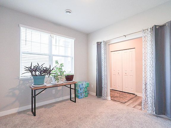 5th image of 12744 Erskin St NE