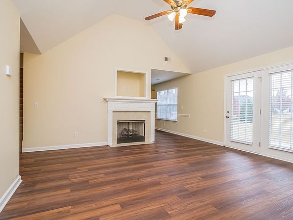 3rd image of 3462 Hardwood Dr