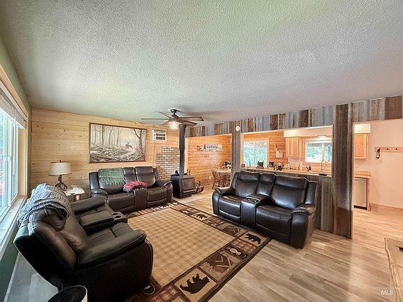 4th image of 433 Cedar Dr