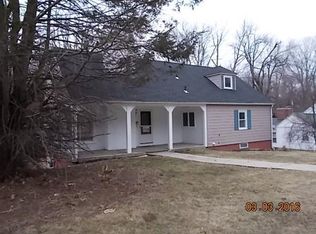 4 Meadow Ln, Worcester, MA 01602