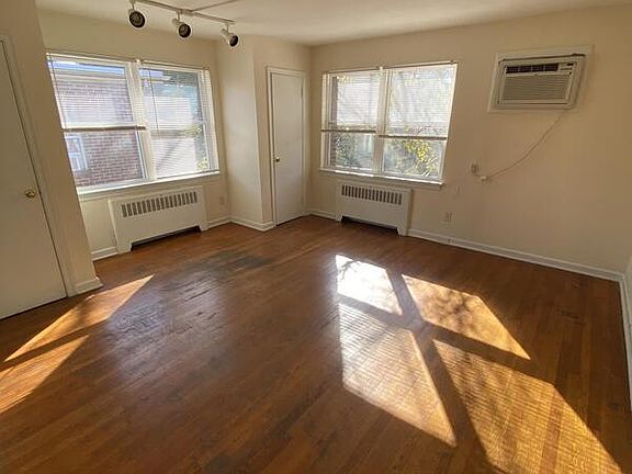 2nd image of 825 Harrington Ave APT 7