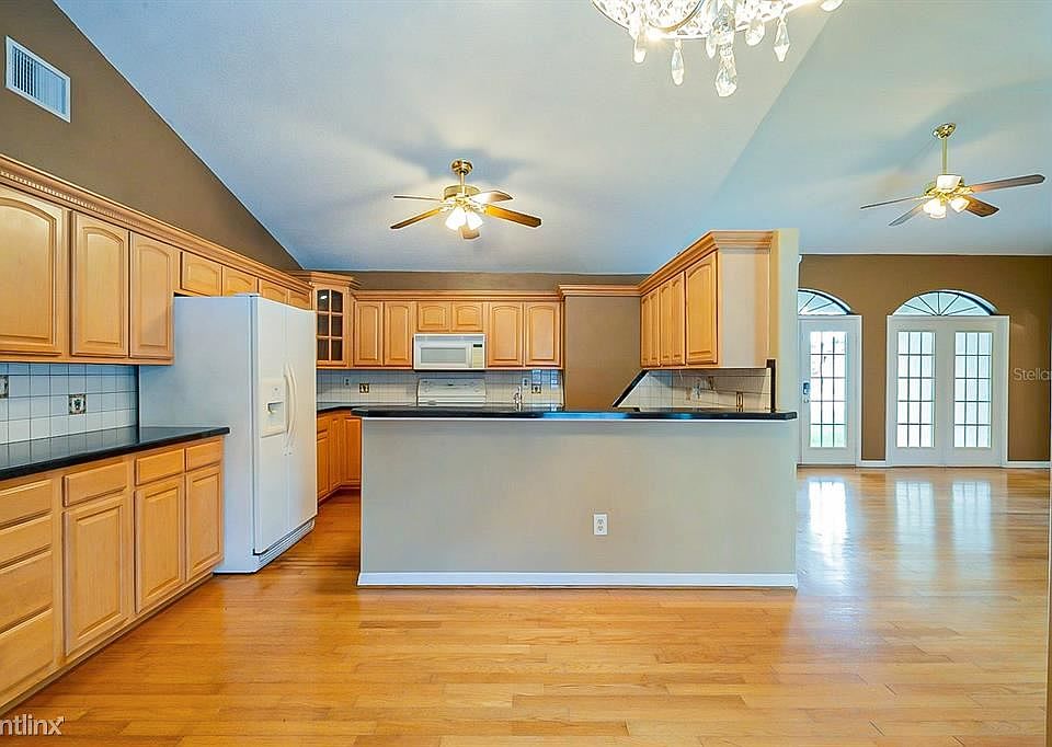 1st image of 11329R S Lake Dr