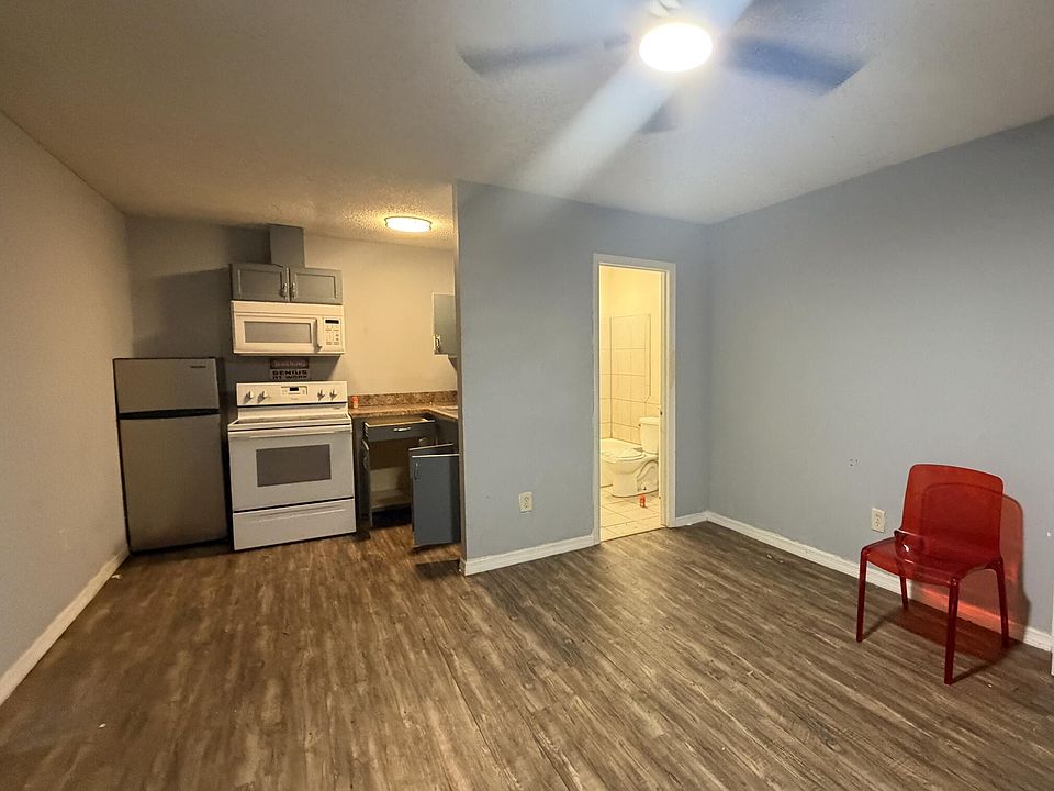1st image of 4232 Edwards Rd #2