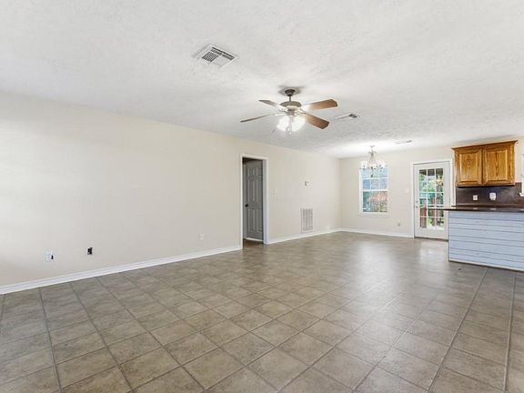 3rd image of 2709 Prienwood Dr